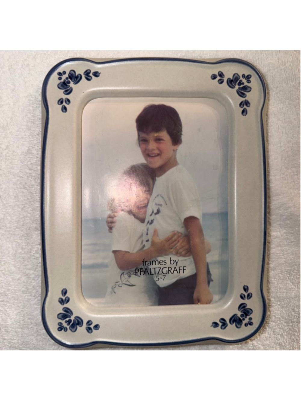 NOS Vintage Pfaltzgraff Yorktowne Stoneware 5 x 7 Photo Frame Desk/Wall Hanging